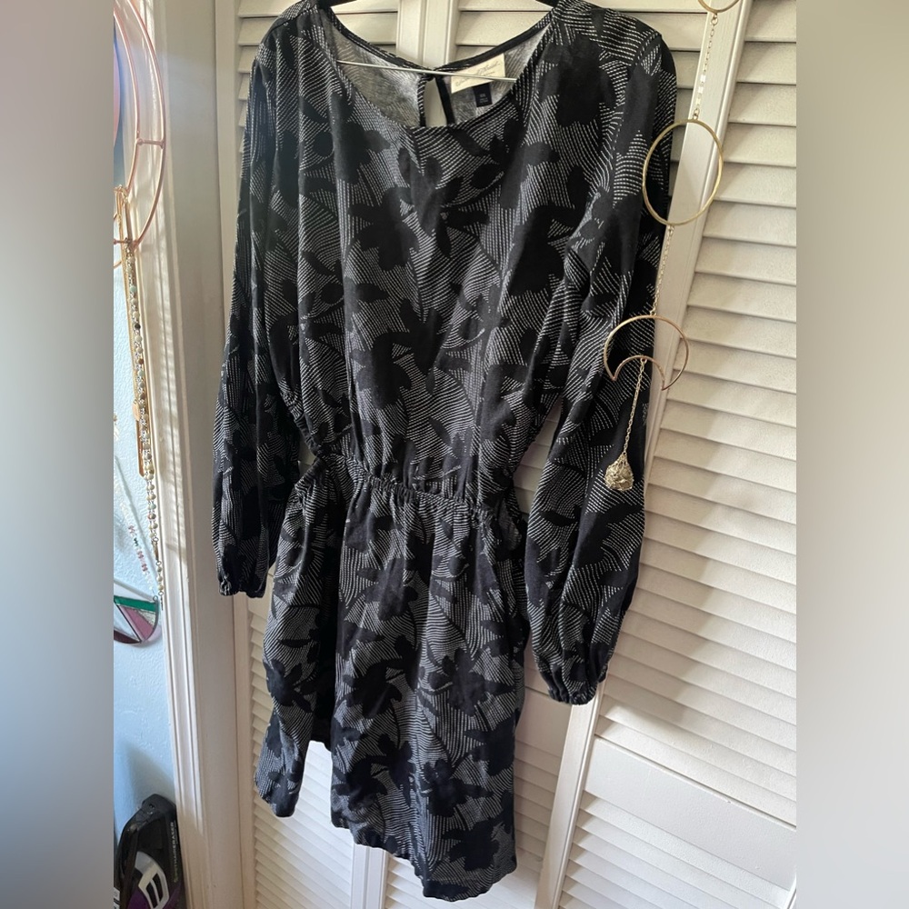 Universal Thread Dress - Picture 2 of 8